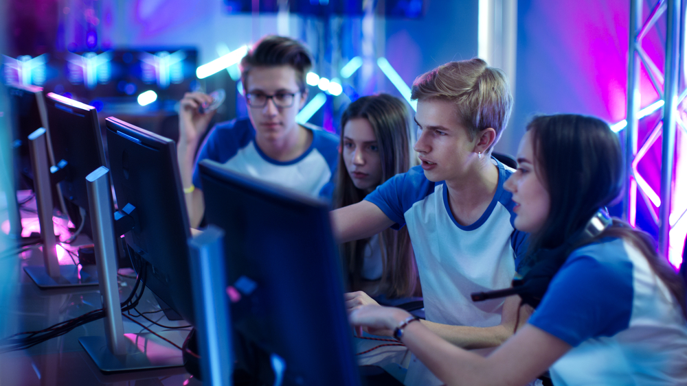 Real-time Multiplayer Mobile Games: Top Samples